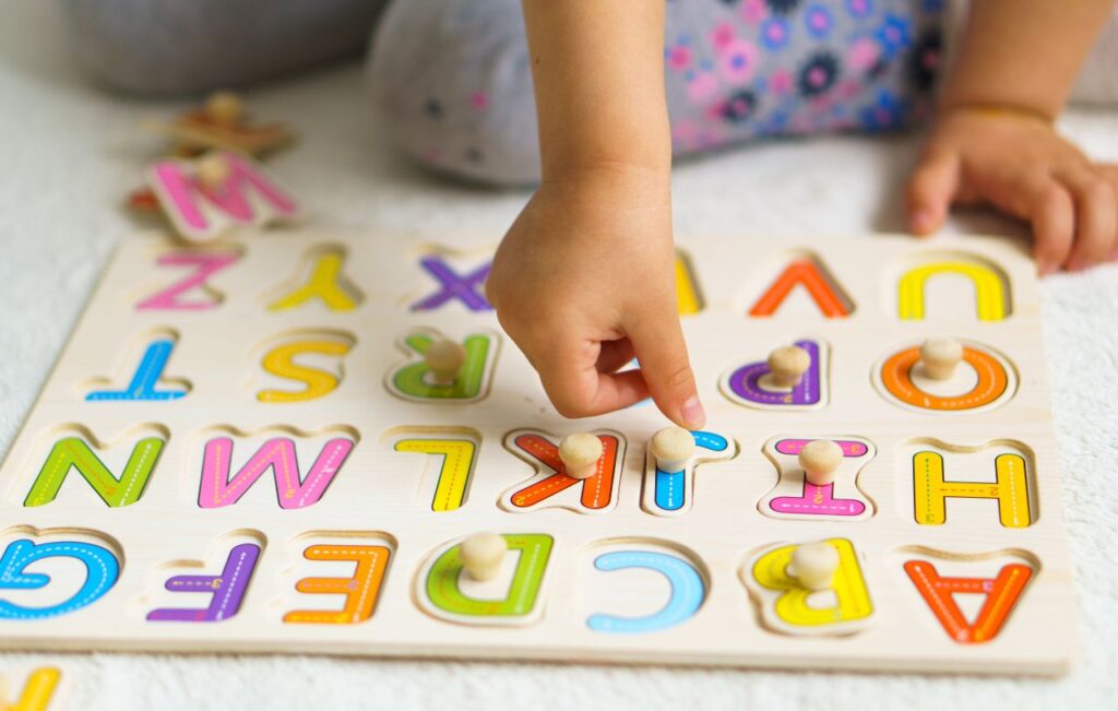 Puzzles are a Montessori toy that helps children develop logical reasoning.